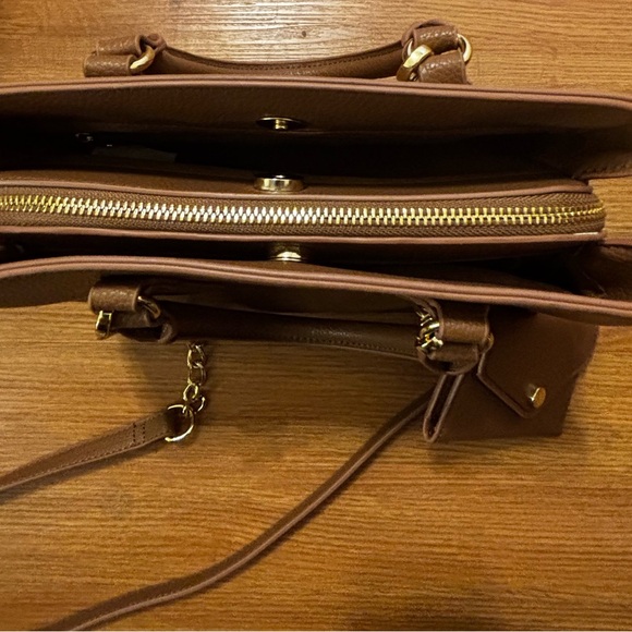Steve Madden Tan colored handbag crossbody Gold Hardware Keychain wallet NWOT - Picture 14 of 16